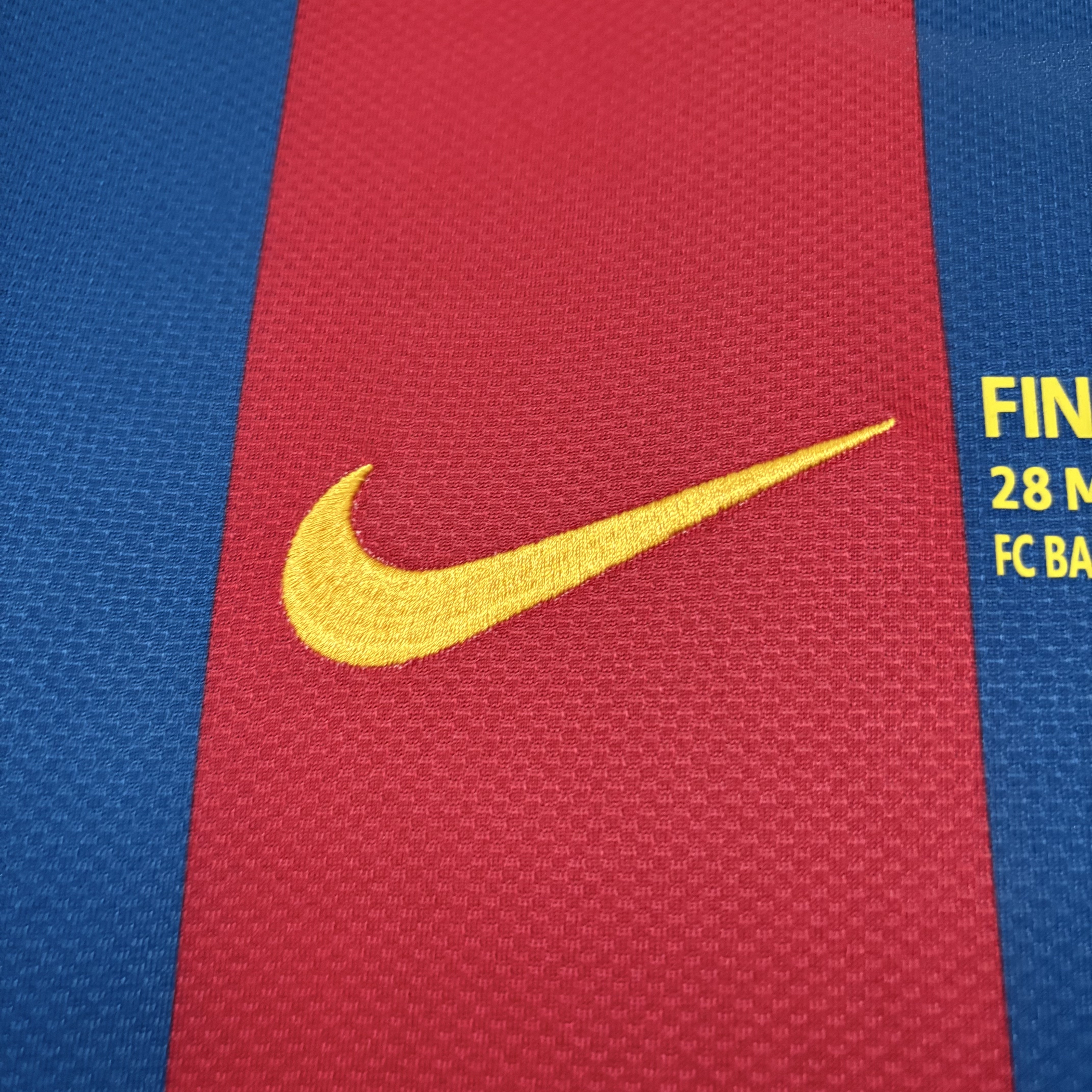 Barcelona 10/11 Mens Retro Home Design 2 Jersey