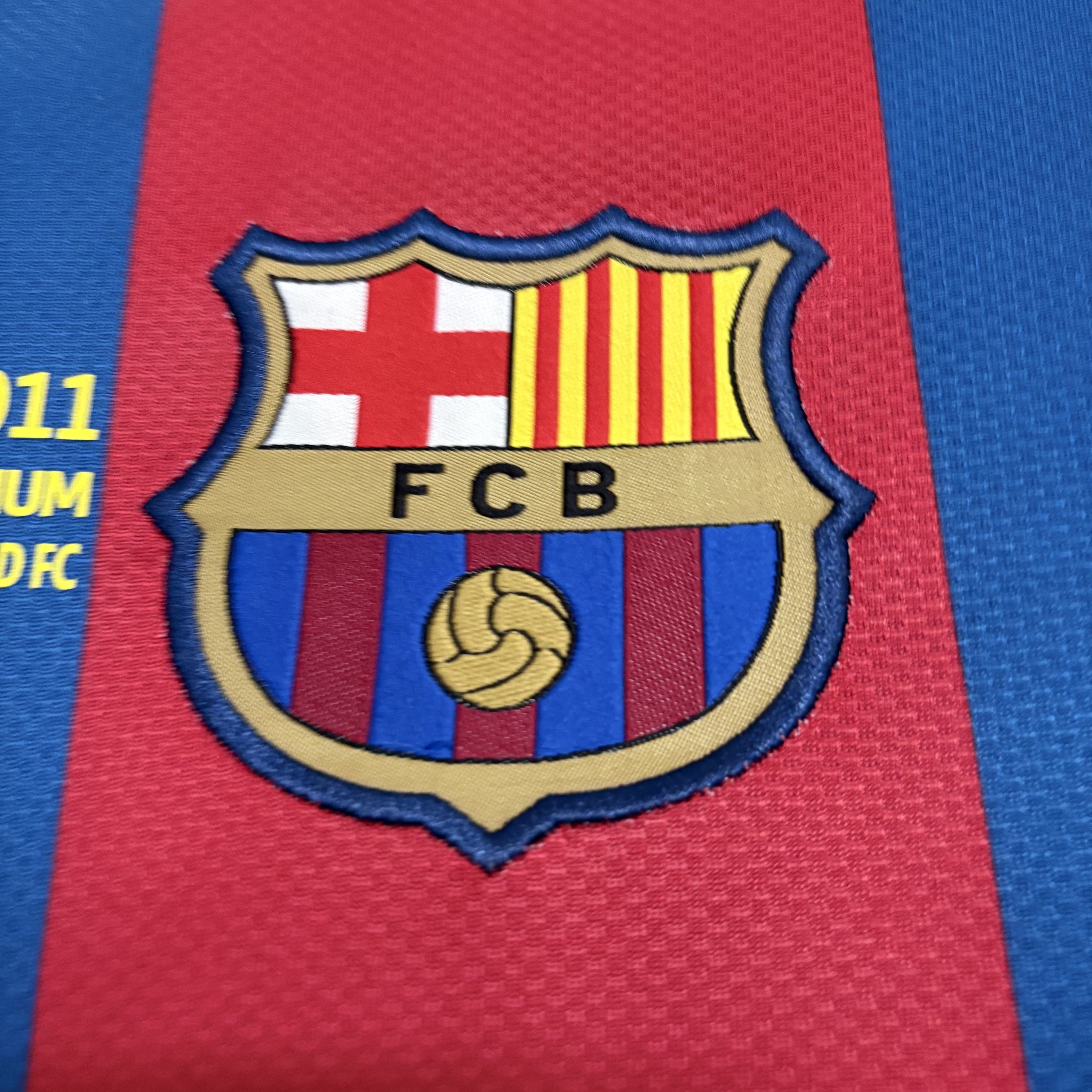 Barcelona 10/11 Mens Retro Home Design 2 Jersey