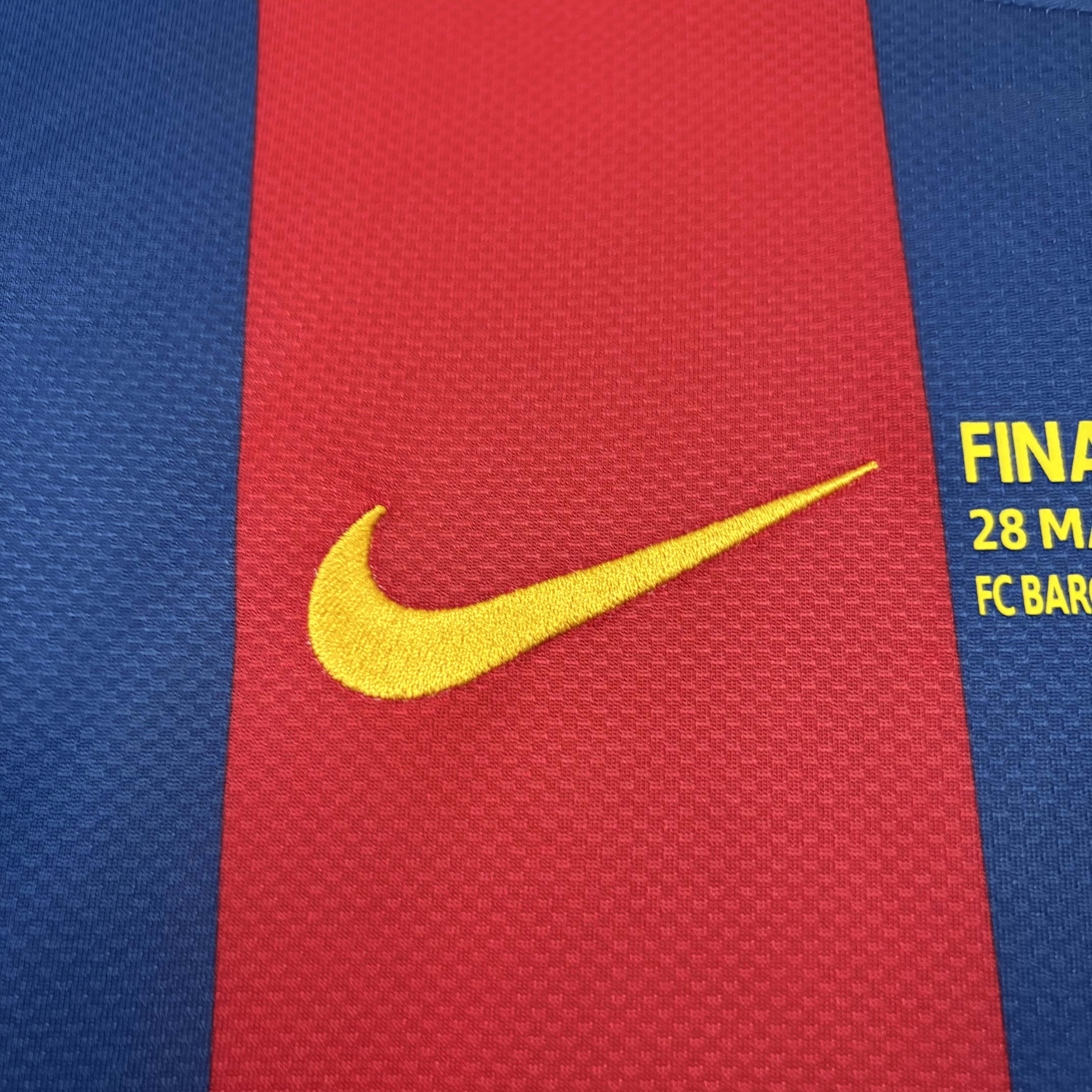 Barcelona 10/11 Mens Retro Long Sleeve Home Jersey