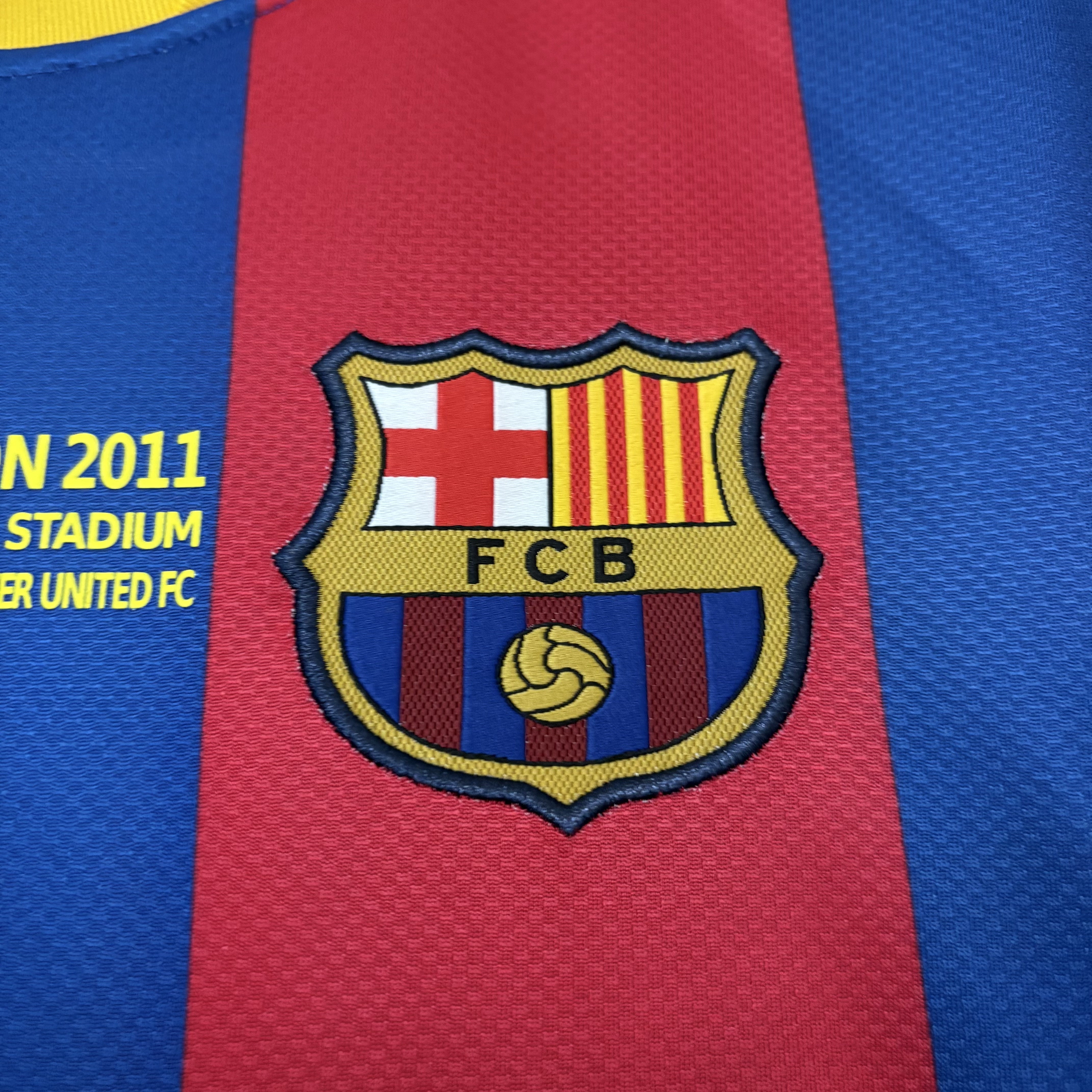 Barcelona 10/11 Mens Retro Long Sleeve Home Jersey
