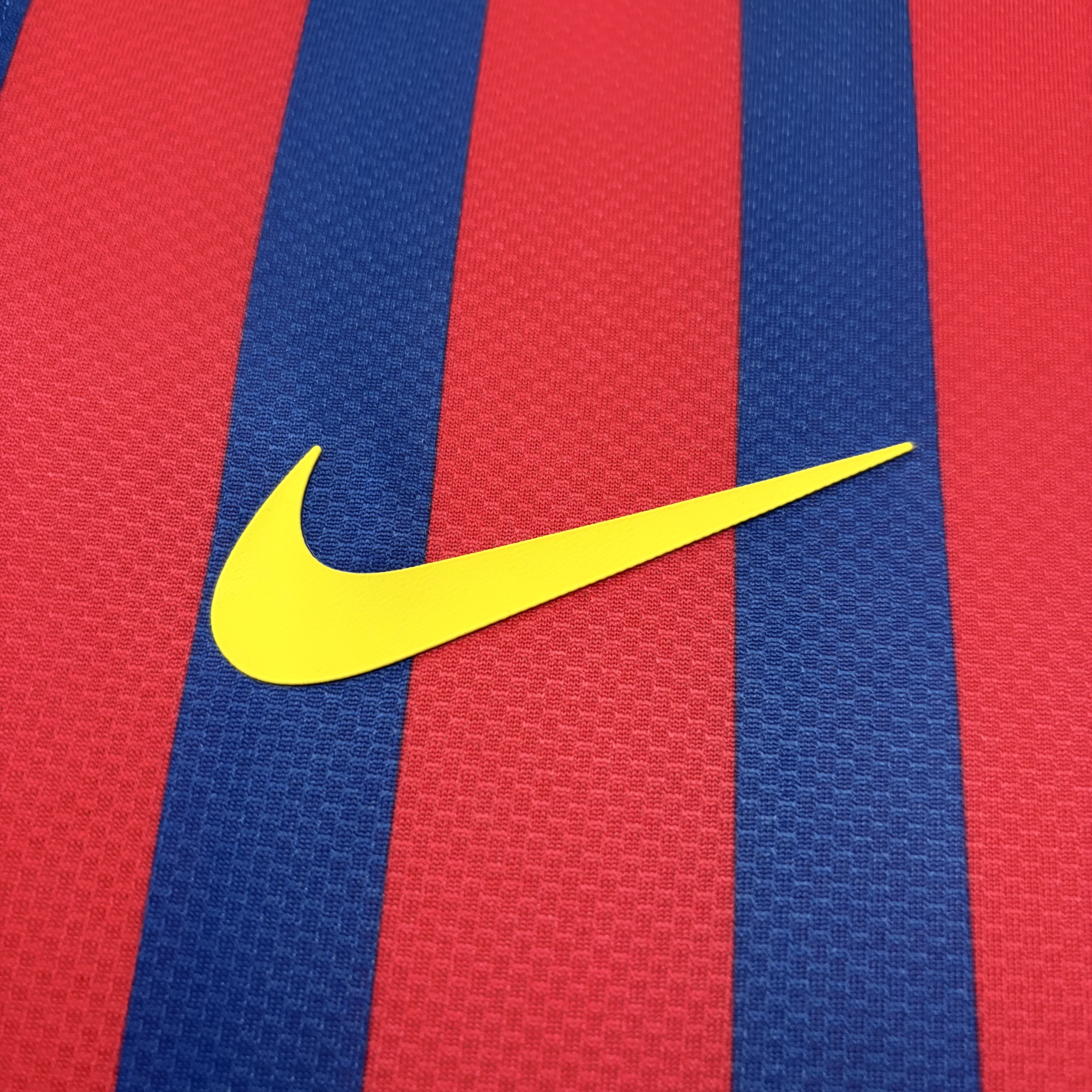 Barcelona 11/12 Mens Retro Home Design 2 Jersey