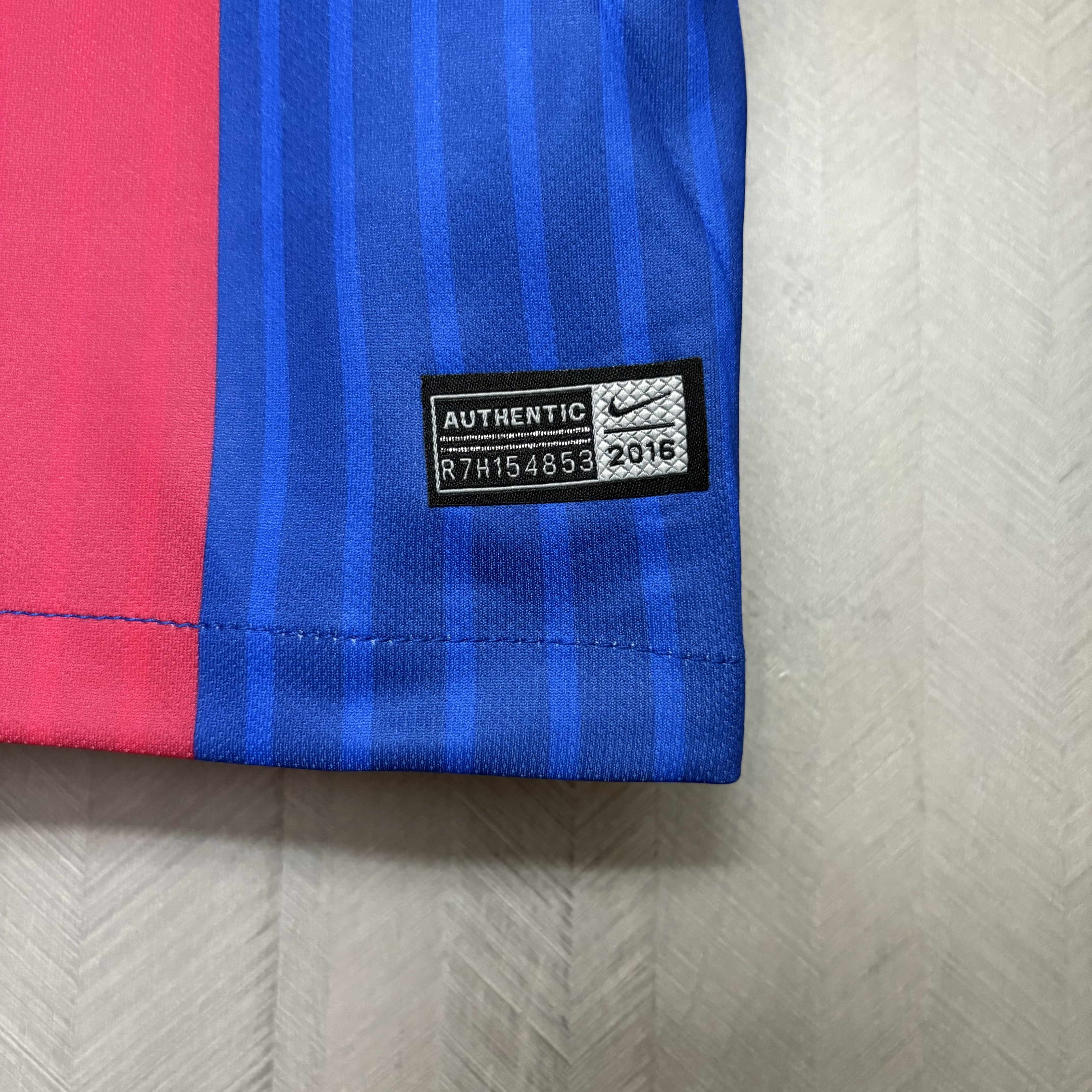 Barcelona 16/17 Mens Retro Home Design 2 Jersey