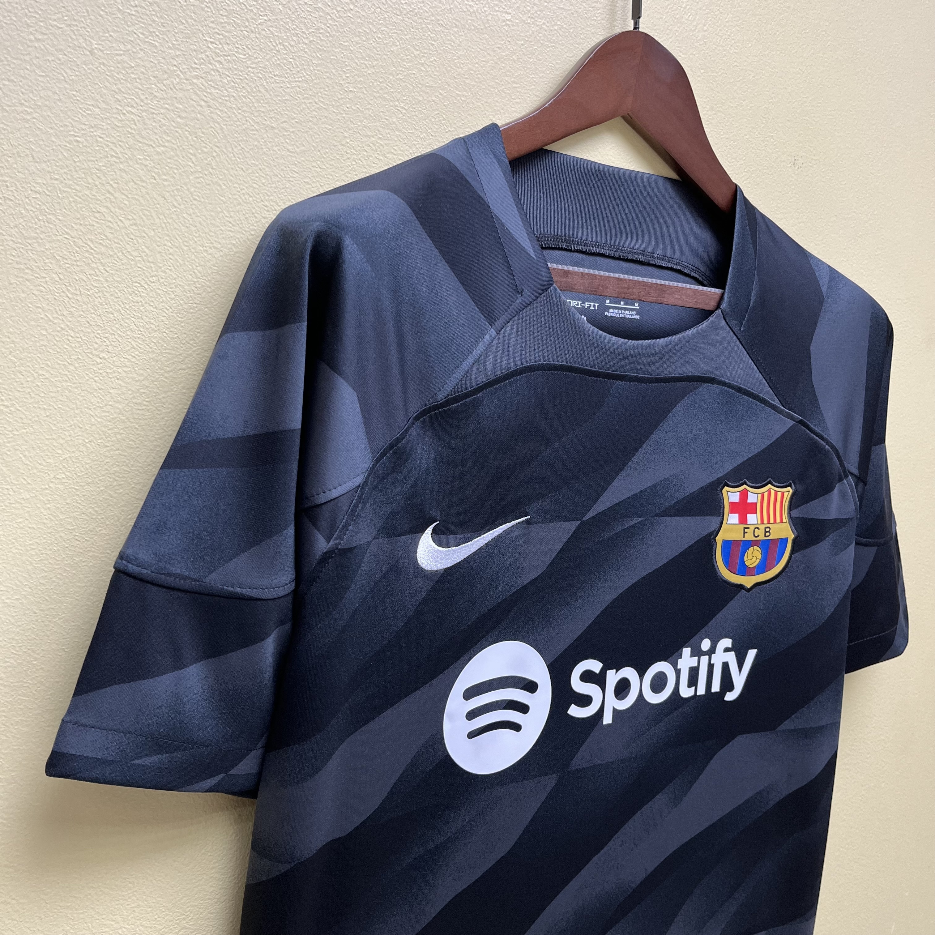 Barcelona 23/24 Mens Black Goalkeeper Jersey