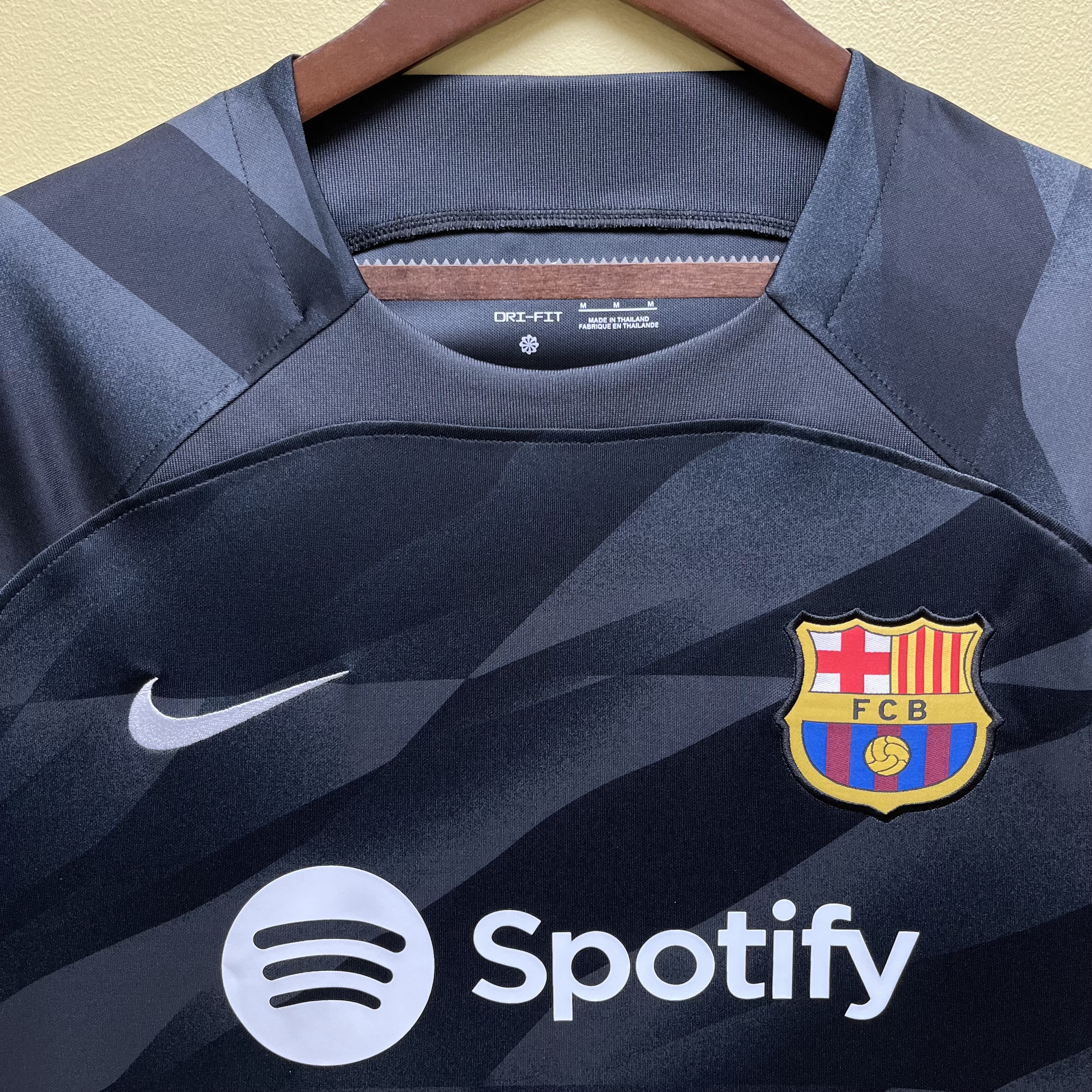 Barcelona 23/24 Mens Black Goalkeeper Jersey