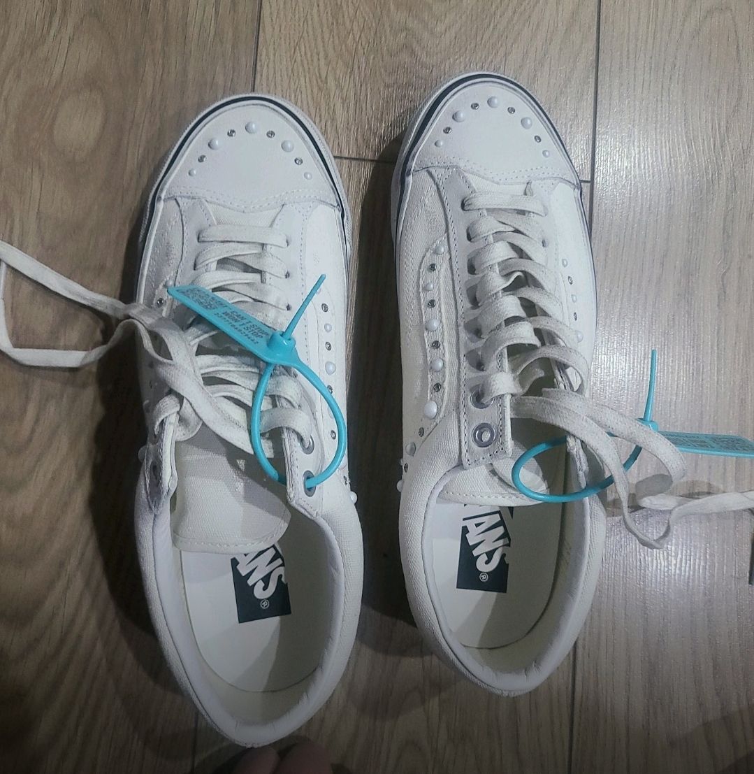 Vans Old Skool 36 LX Pearlized Pack Marshmallow White review Lachlan