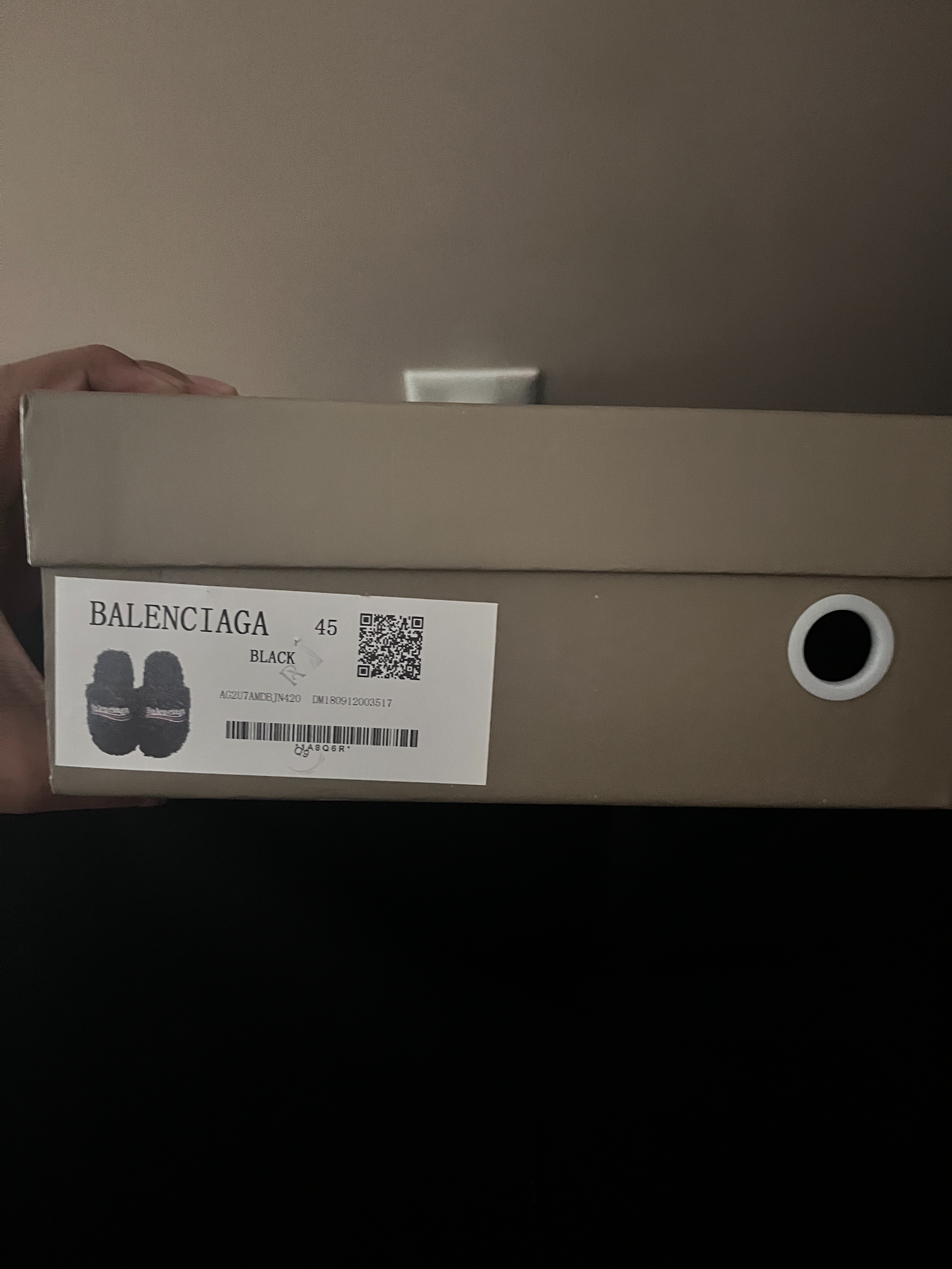 Balenciaga Furry Slides Black Coke review 3***k 01