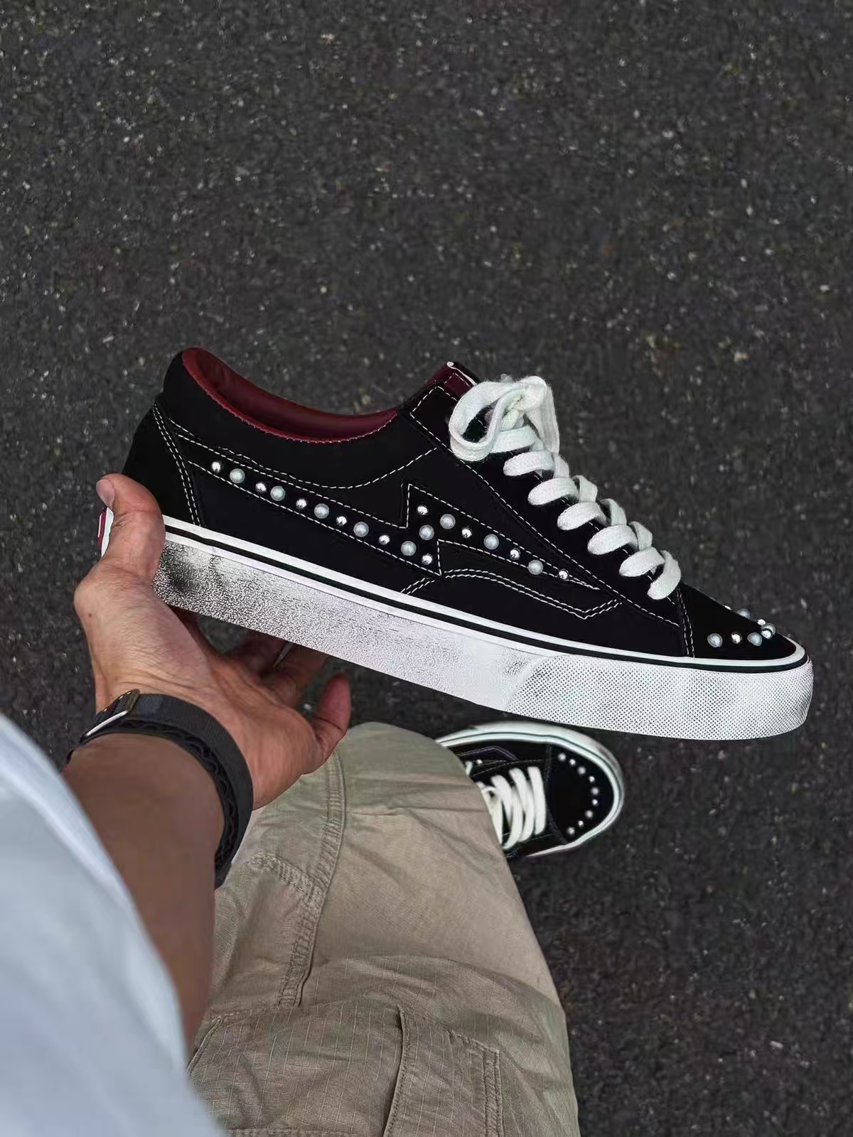 Vans OTW Old Skool 36 Pearlized Pack Black review Idris 01