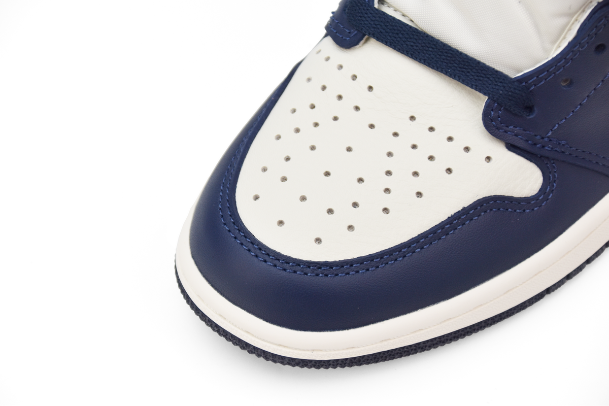 Air Jordan 1 Retro High OG “Obsidian University Blue”555088-140