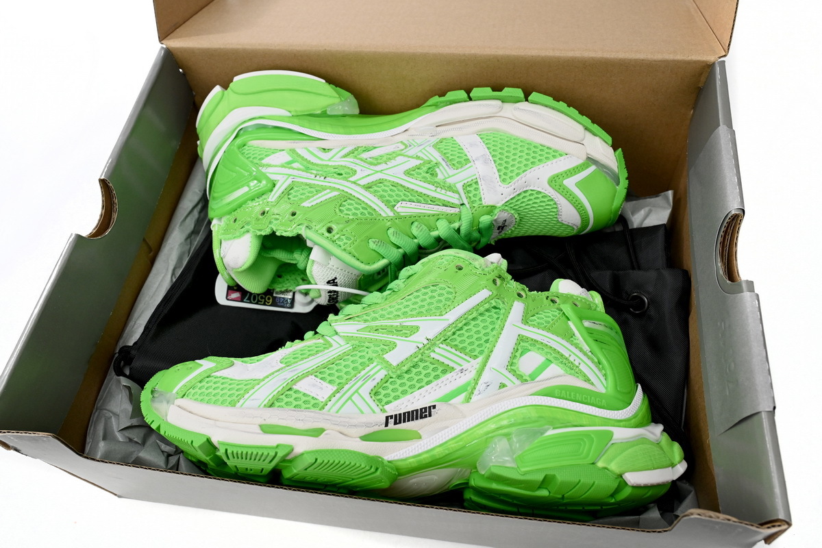 Balenciaga Runner White Green 677402 W3RBM 3590 
