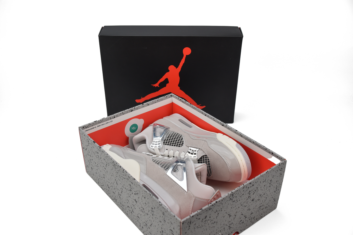 Air Jordan 4 WMNS “Frozen Moments” AQ9129-001