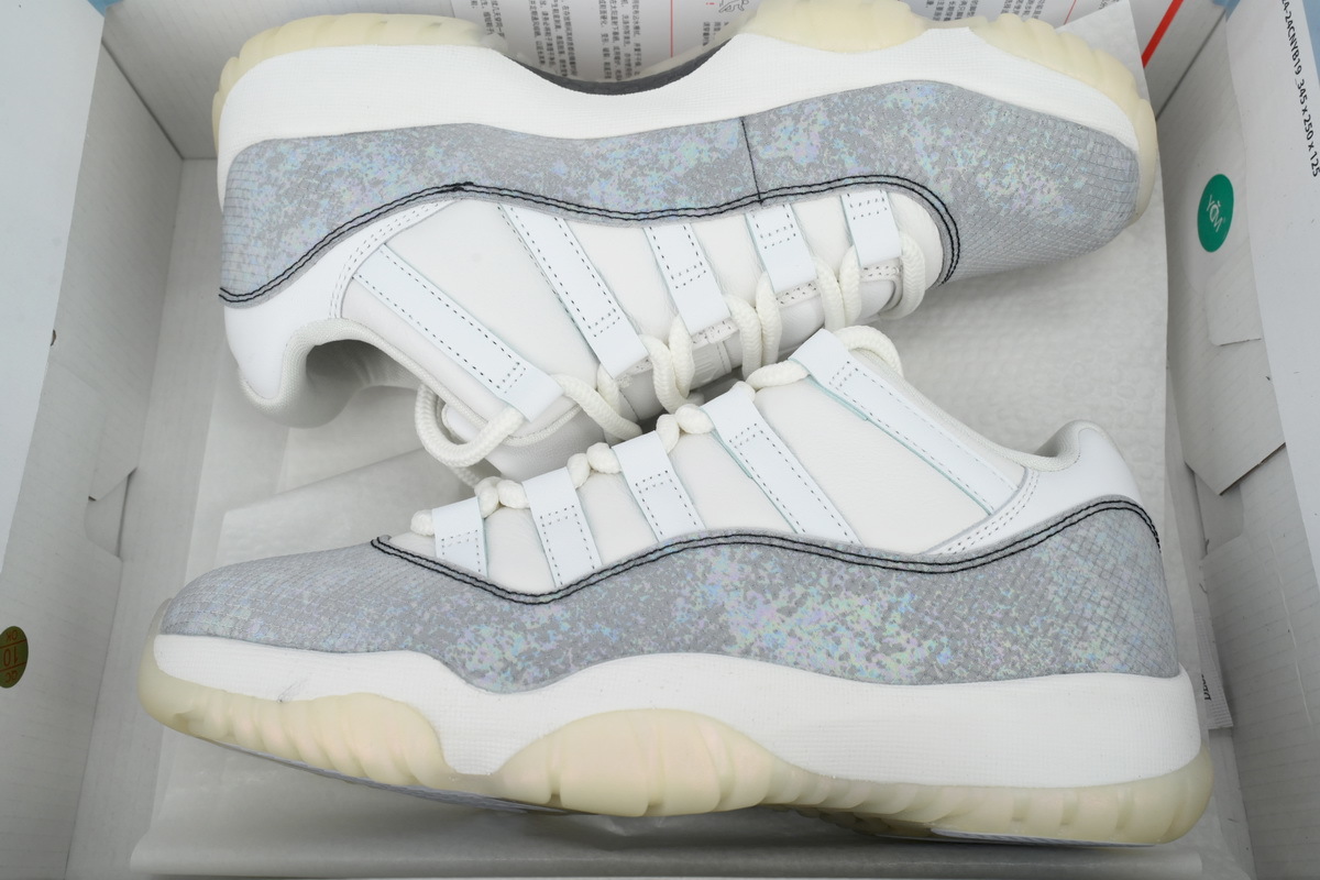 Air Jordan 11 Low “Snakeskin” HQ7000-001