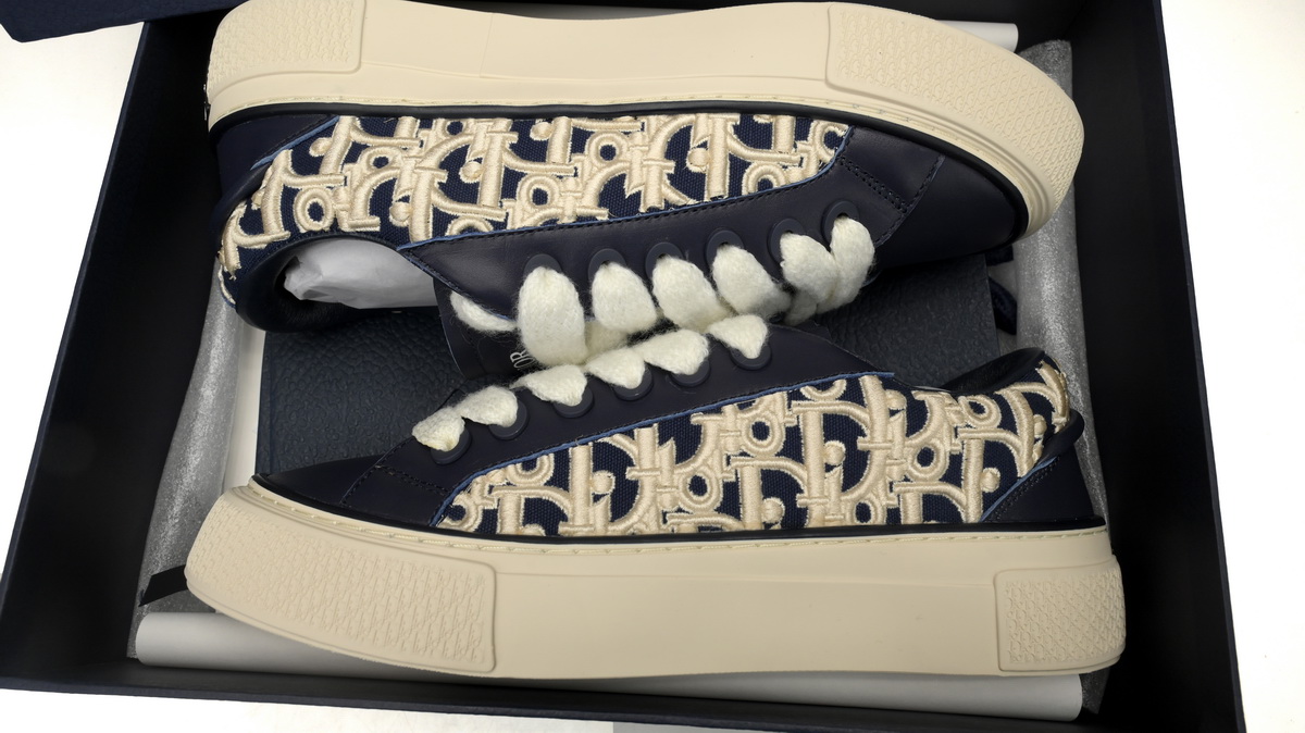 Dior B33 Navy Blue Smooth Calfskin Oblique Raised Embroidery