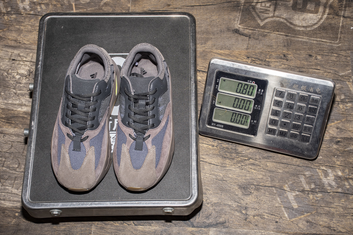 Yeezy Boost 700 “Mauve” 