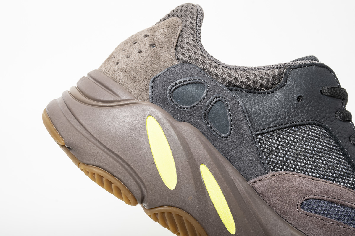 Yeezy Boost 700 “Mauve” 