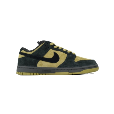 Nike Supreme x Dunk Low SB 'Camper Green' HQ8487-300 02