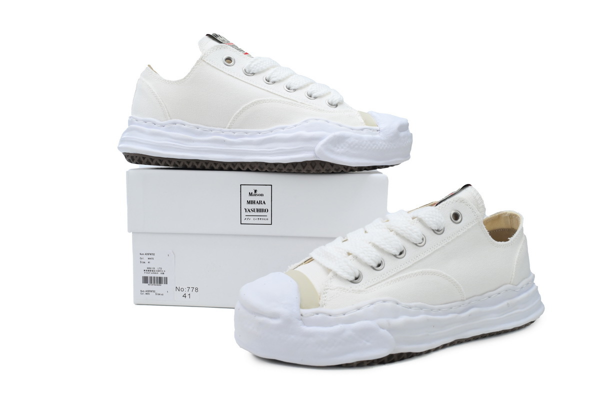 Maison Mihara Yasuhiro Hank OG Sole Canvas Low Top Sneakers White A01FW701