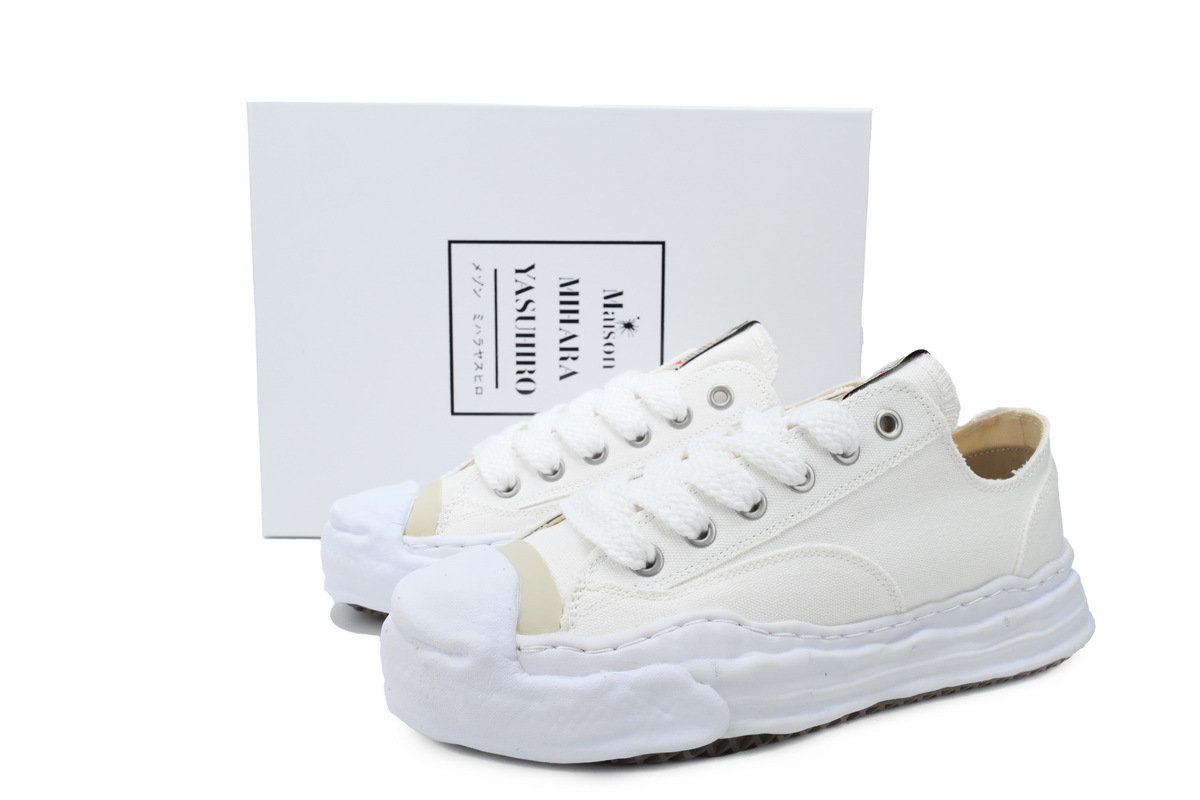 Maison Mihara Yasuhiro Hank OG Sole Canvas Low Top Sneakers White A01FW701