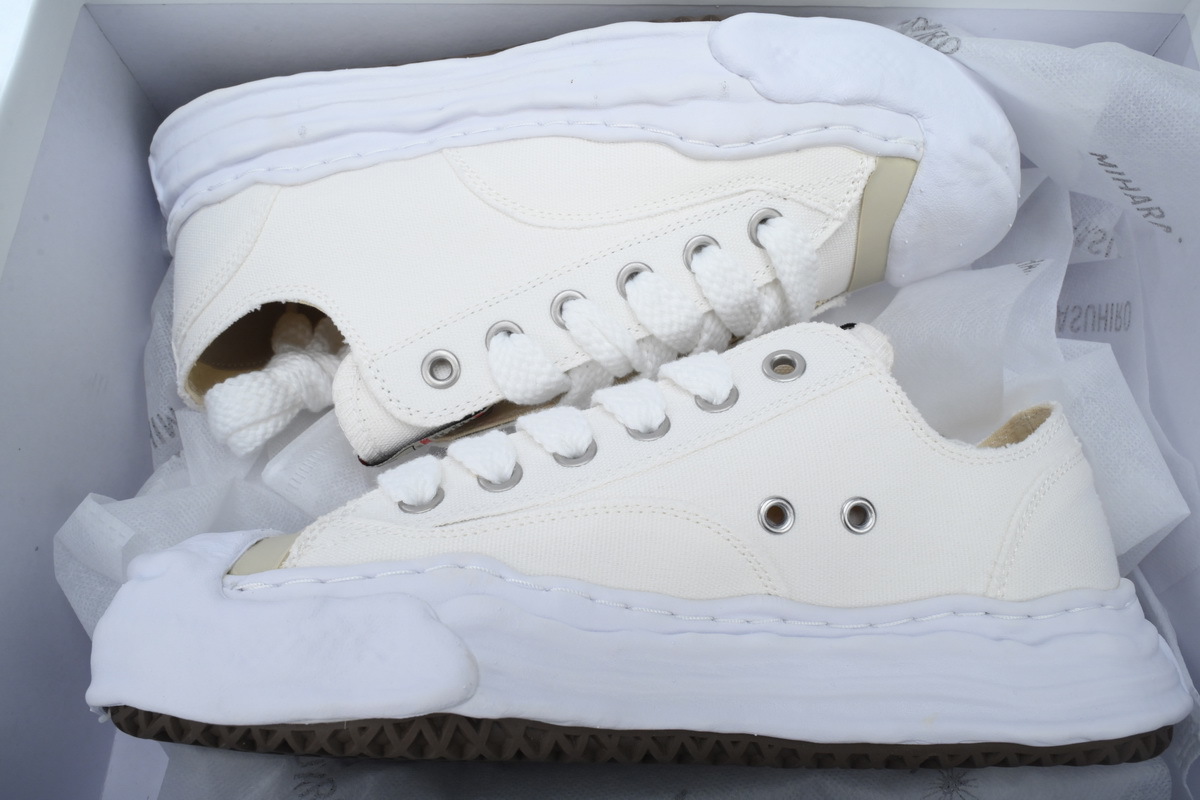 Maison Mihara Yasuhiro Hank OG Sole Canvas Low Top Sneakers White A01FW701