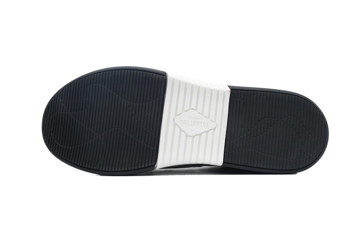 Valentino Garavani Low-Top Black / White Leather Sneakers