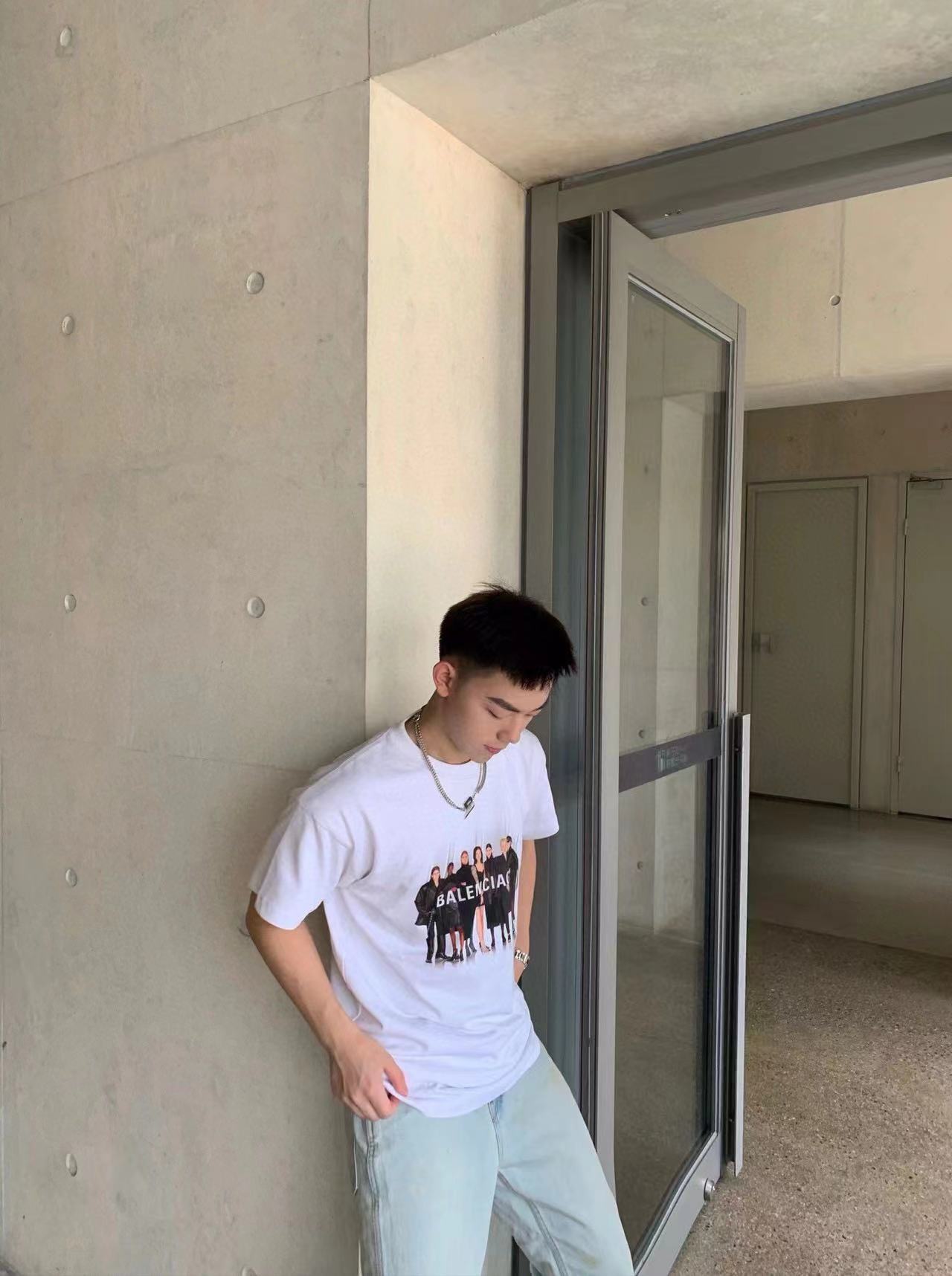 Balenciaga Campaign Models Graphic T-Shirt - White h130