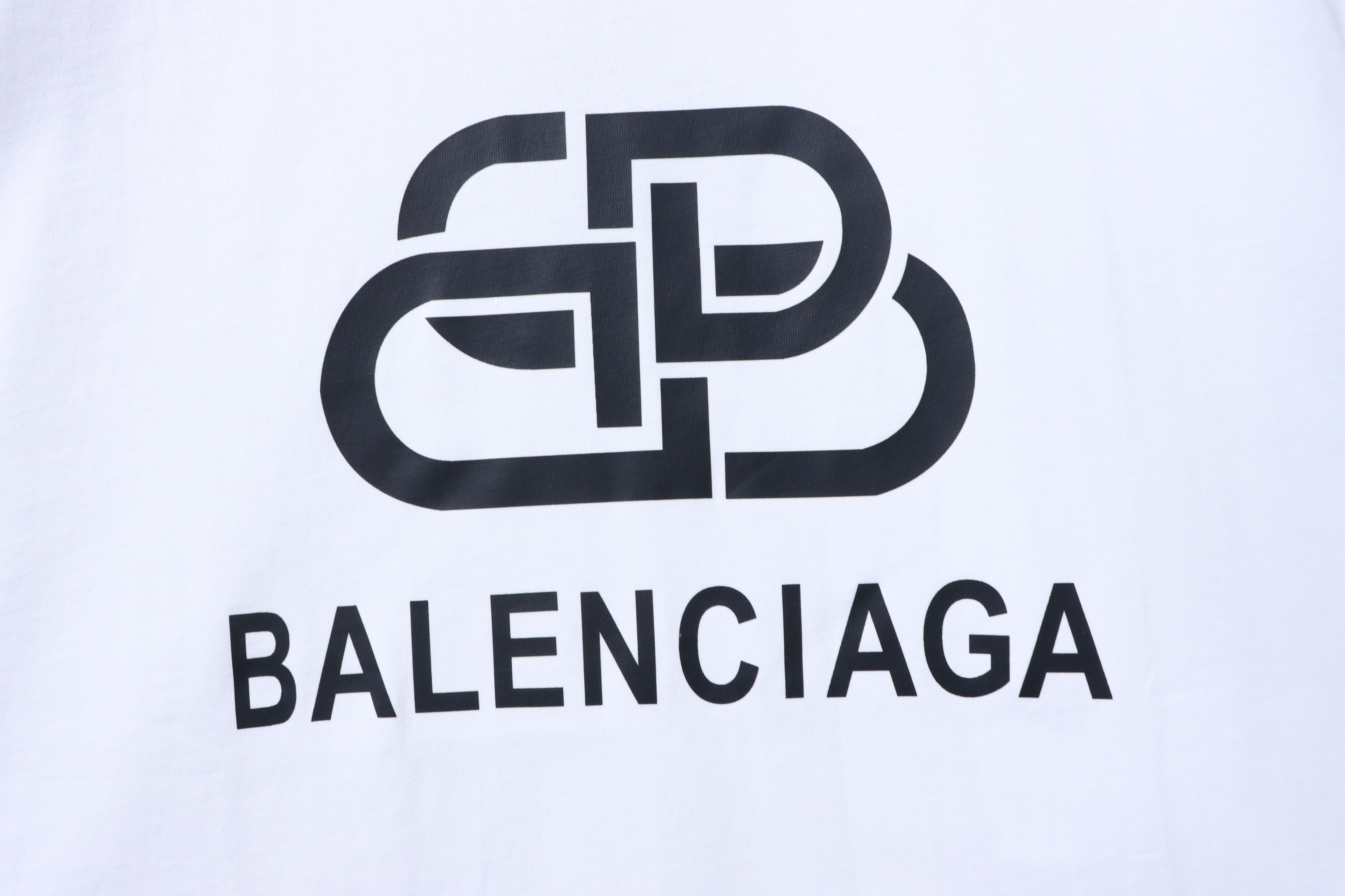Balenciaga Interlocking BB Logo Oversized T-Shirt - White h140