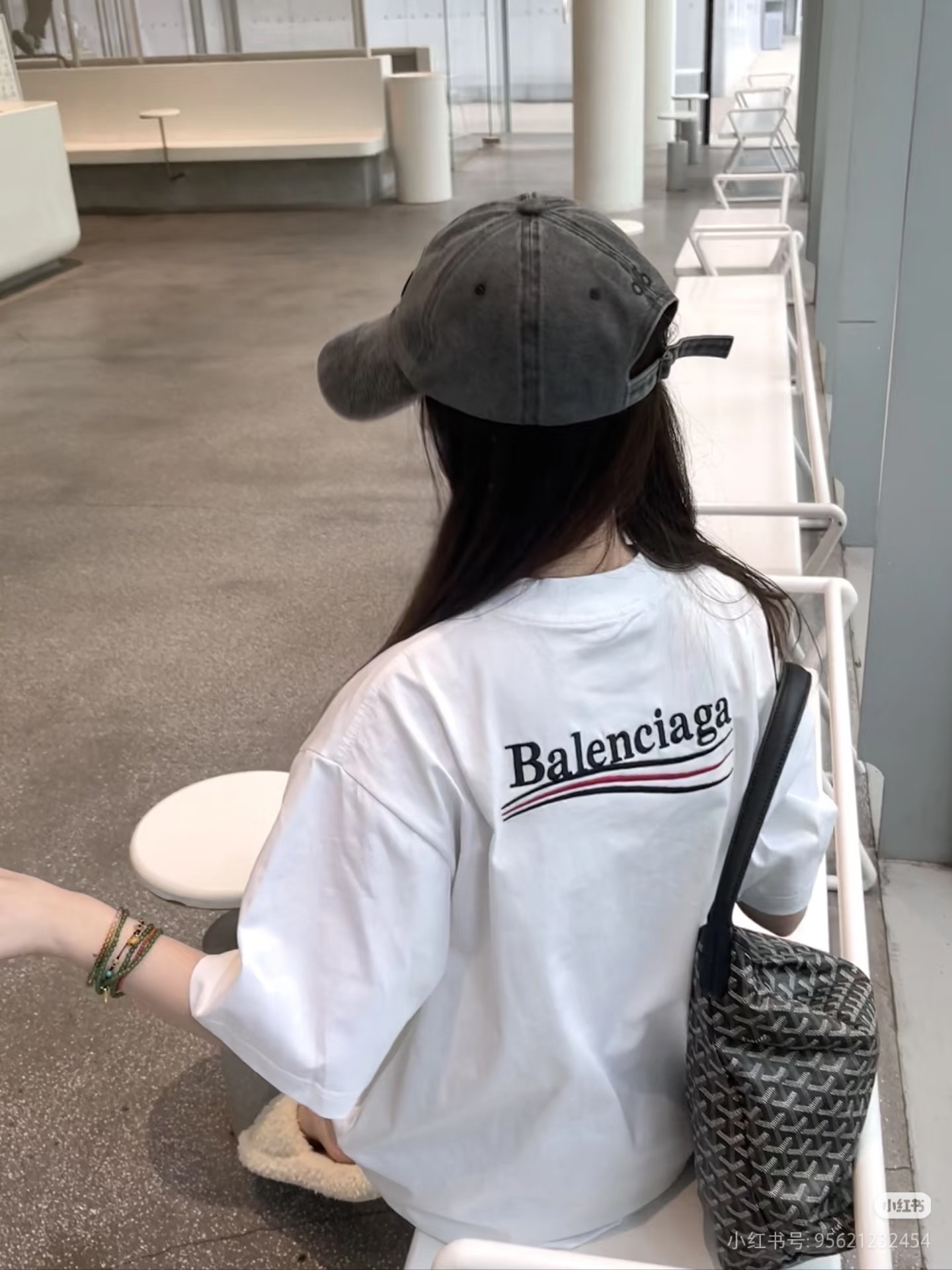 Balenciaga Coca-Cola Embroidered White T-Shirt h140
