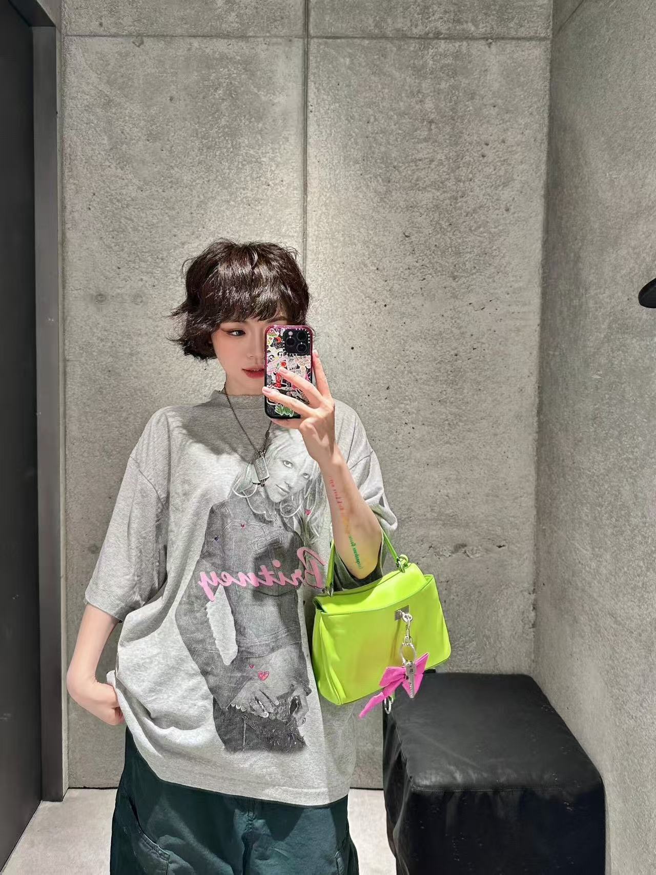 Balenciaga Britney Spears Print Distressed Oversized T-Shirt - Grey h150