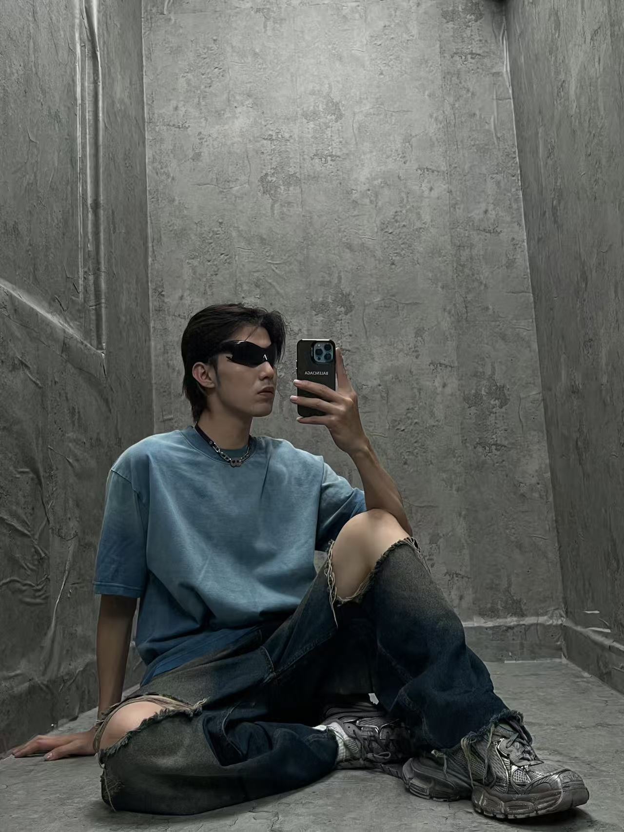 Balenciaga Gothic Arch Logo Spray Oversized T-Shirt - Blue h160