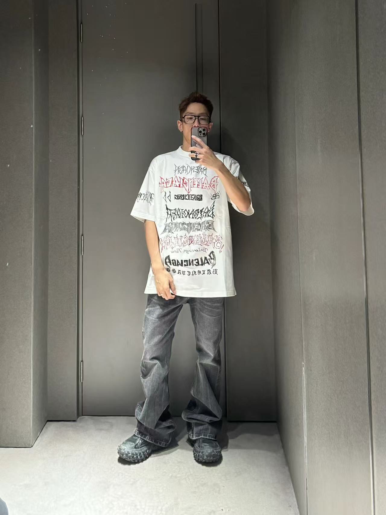 Balenciaga Heavy Metal Multi Graffiti Printed White T-Shirt h160