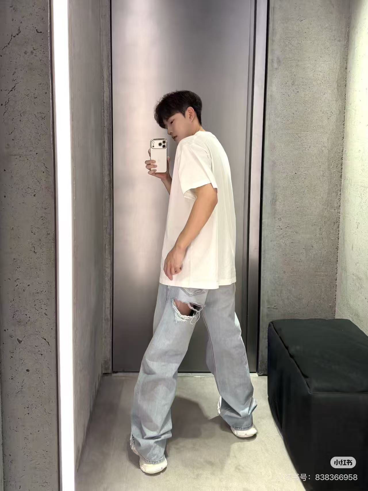 Balenciaga 26SS Klein Blue Melted M Logo T-Shirt White