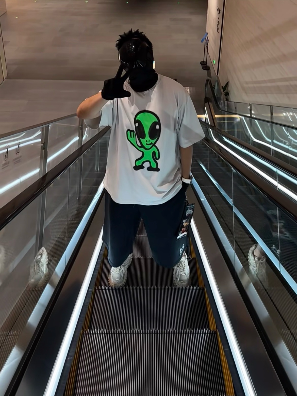Balenciaga 25SS Alien Graphic Crew Neck T-Shirt White