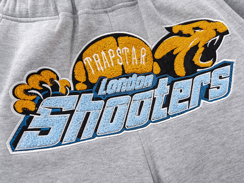 Trapstar Shooters Tiger Head Chenille Embroidery Hoodie &amp; Jogger Set - Black/Grey