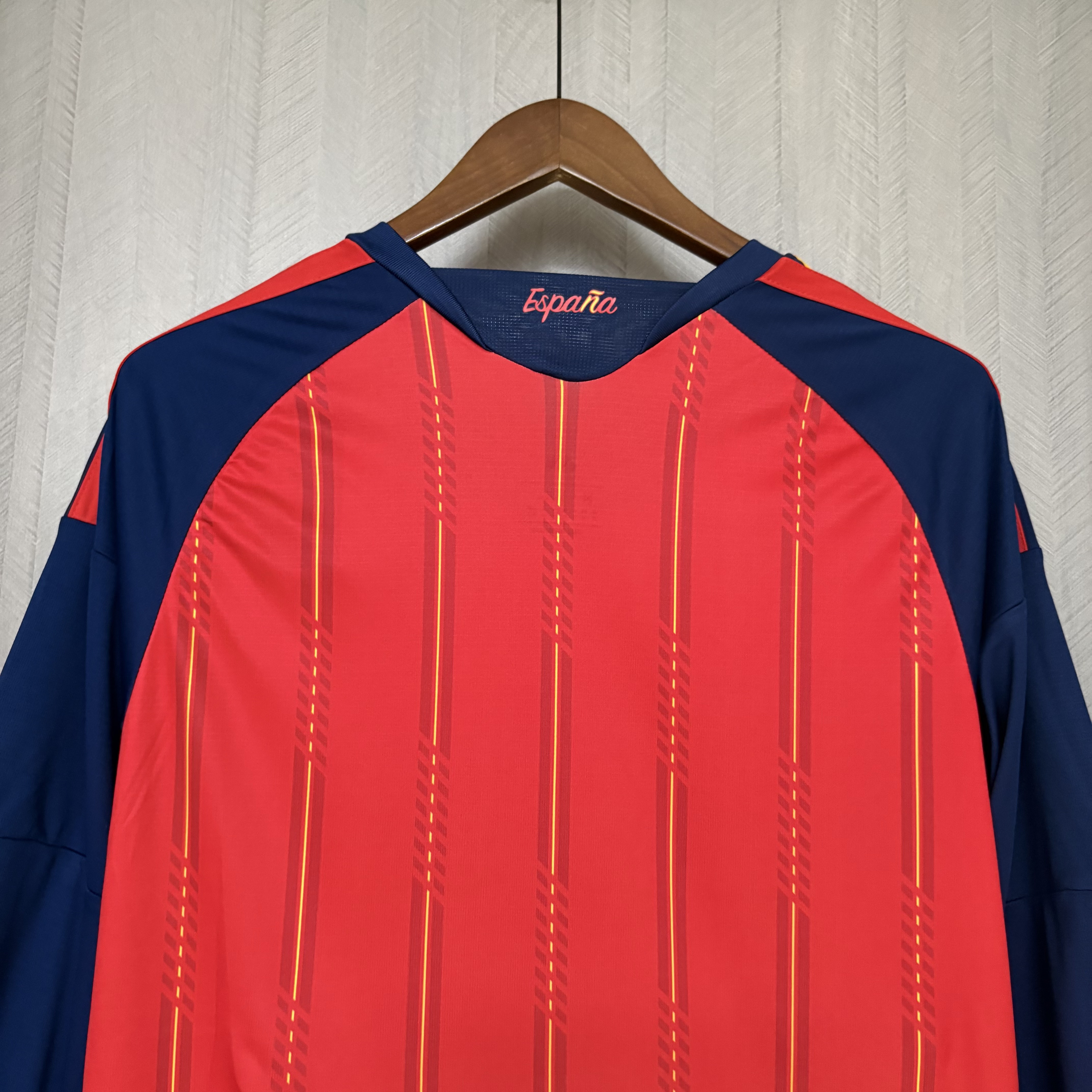 2026 Spain Home Long Sleeve Soccer Jersey - Men's Football Shirt