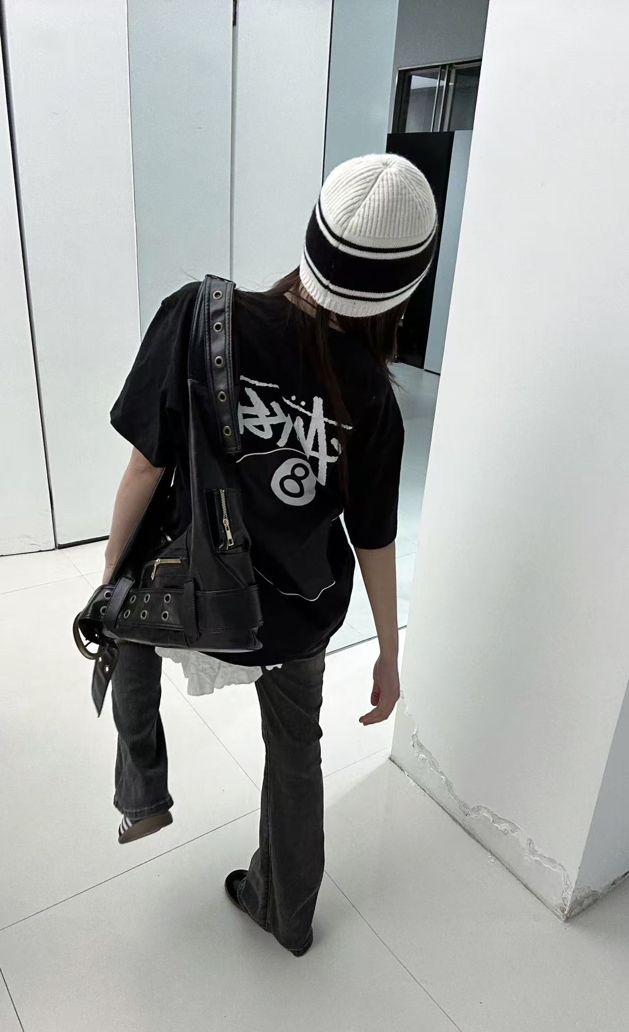 Stussy 8-Ball Billiard Spherical Emblem Tee h110