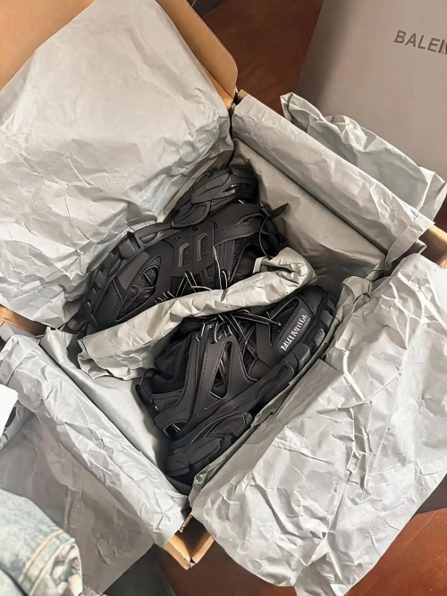 Balenciaga Track Sneaker Black White 542023 W2LA1 1000 reviewed byJason K.