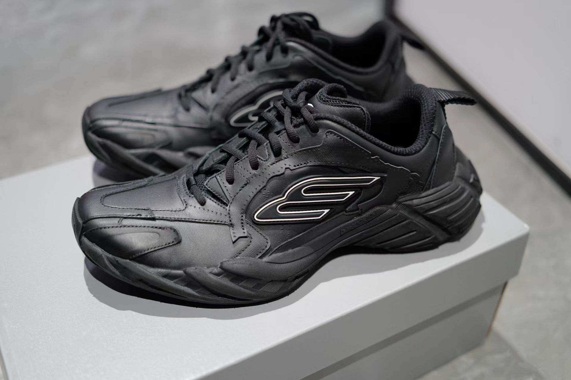 Balenciaga Monday All Black 825418 WDTSC 1000  review 0