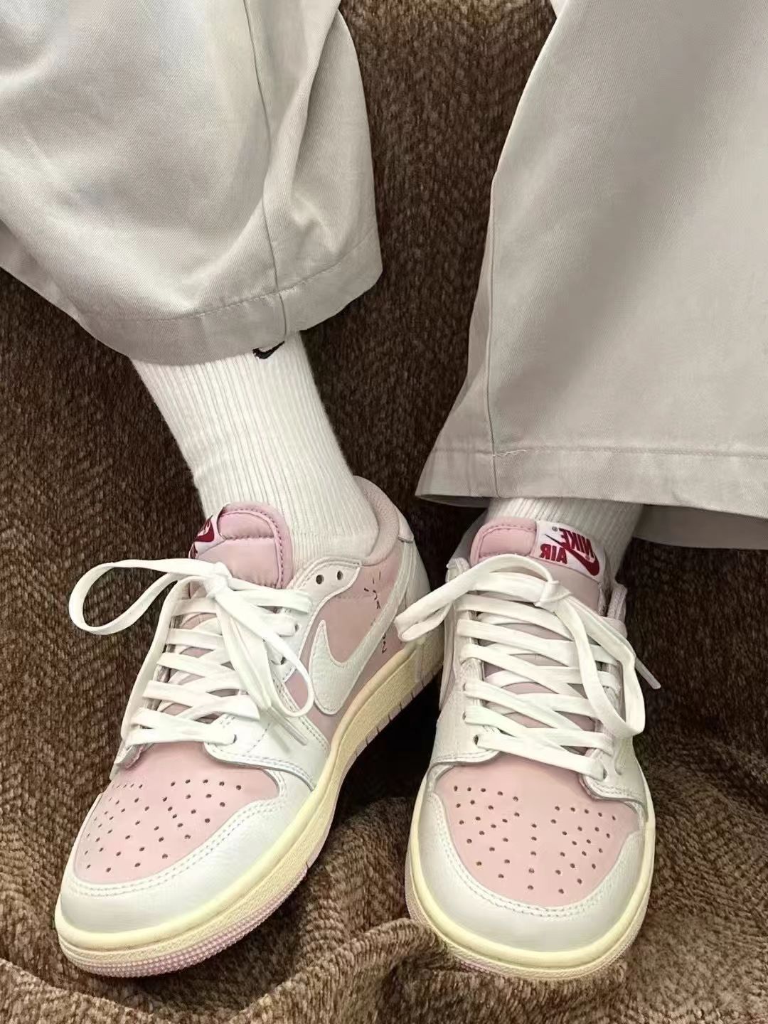 ASB Travis Scott x Air Jordan 1 Low OG White Pink  DM7866-600  review 0