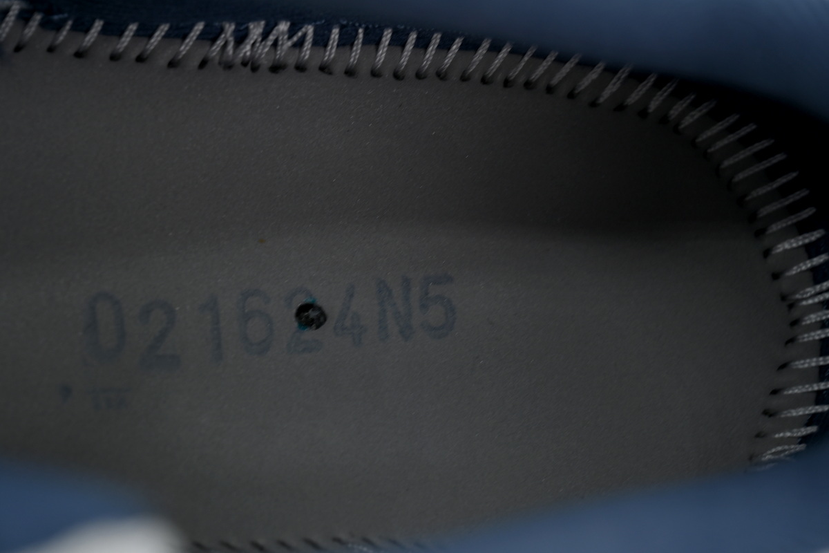 Air Jordan 11 Low "Midnight Navy" FV5104-104
