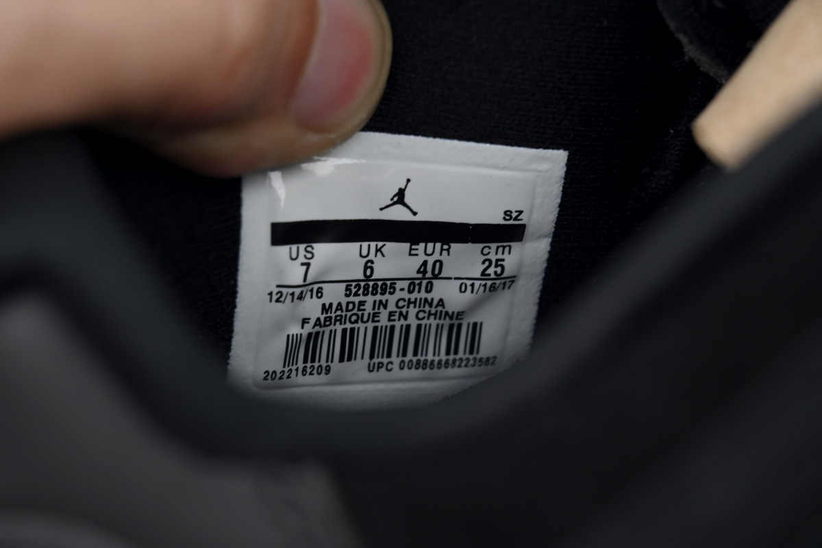 Air Jordan 11 Retro Low 'Barons' 528895-010