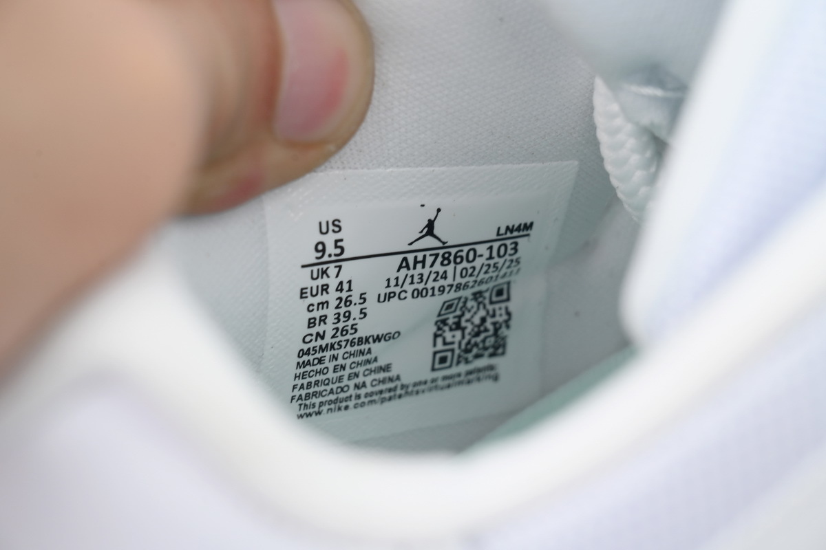 Air Jordan 11 Retro Low 'Igloo' AH7860-103
