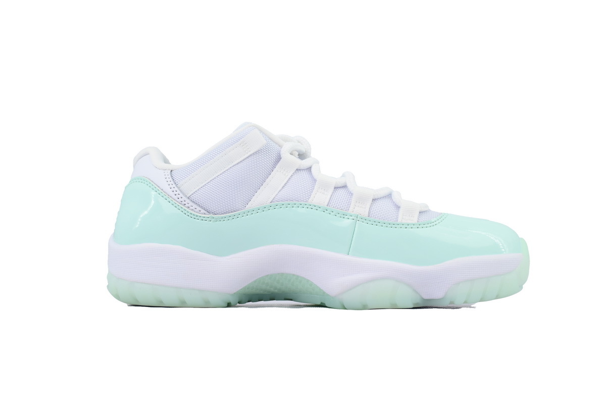 Air Jordan 11 Retro Low 'Igloo' AH7860-103