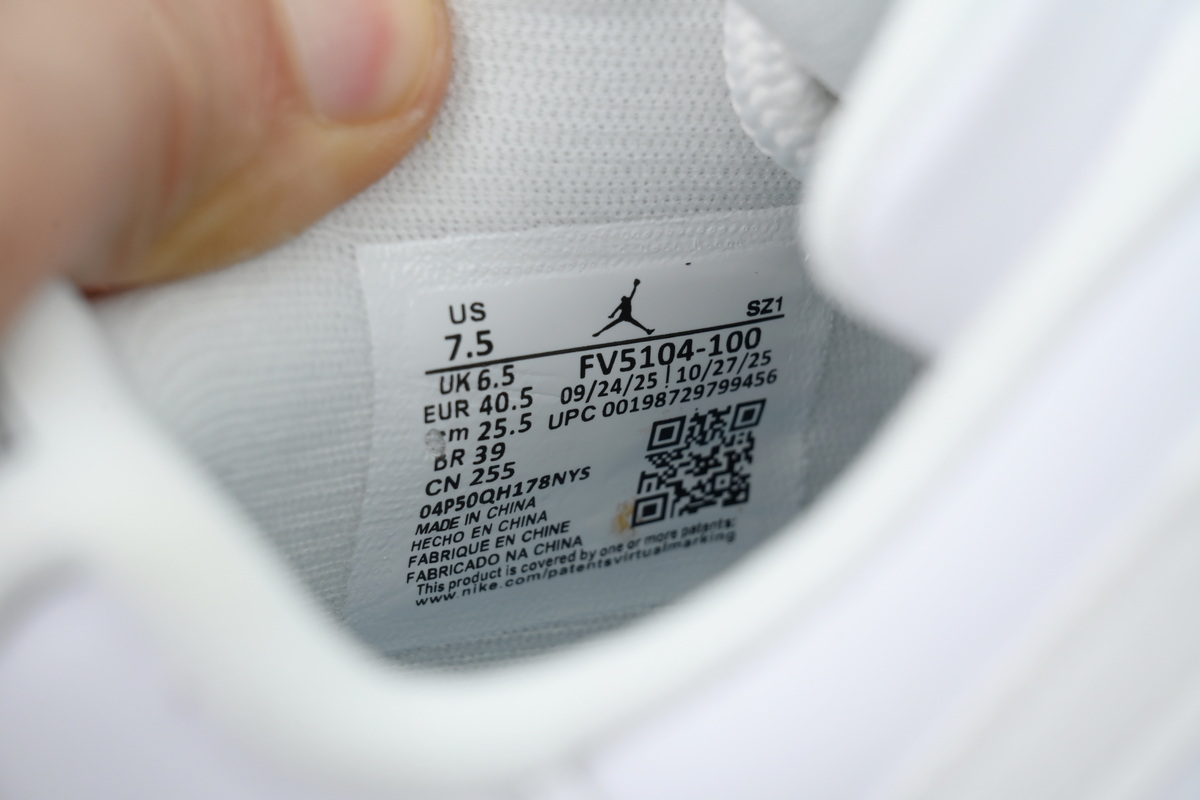 Air Jordan 11 Retro Low 'UNC' 2026 FV5104-100
