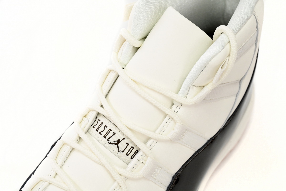 Air Jordan 11 WMNS “Neapolitan” AR0715-101
