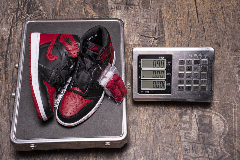 FLAME God Air Jordan 1 High “Banned” 555088-001