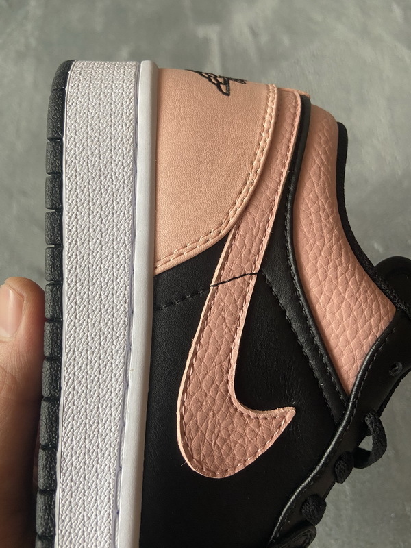Air Jordan 1 Low Crimson Tint 553560-034