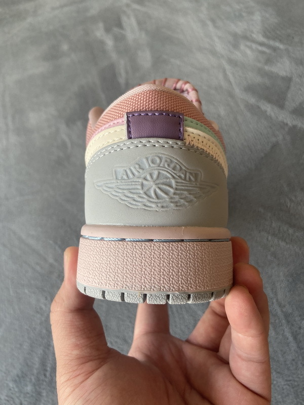 Air Jordan 1 Low SE Champagne DJ5196-615
