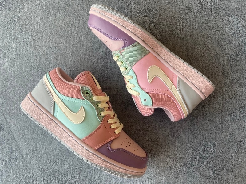Air Jordan 1 Low SE Champagne DJ5196-615
