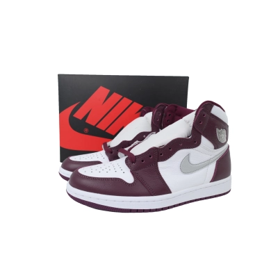 Air Jordan 1 Retro High OG 'Bordeaux' 555088-611 02