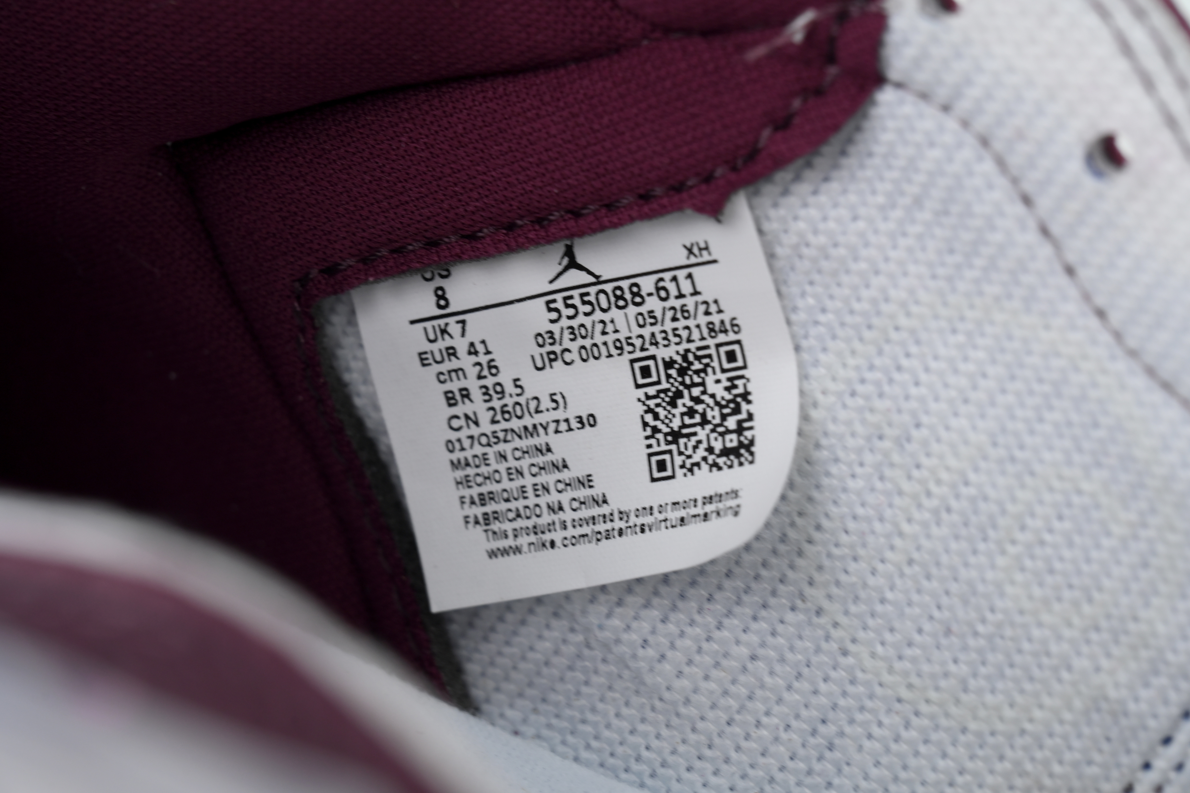 Air Jordan 1 Retro High OG 'Bordeaux' 555088-611