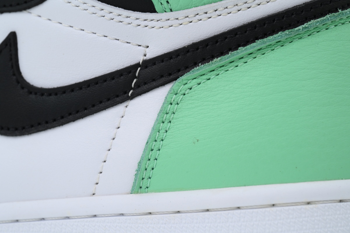 Air Jordan 1 Retro High OG 'Green Glow' DZ5485-130